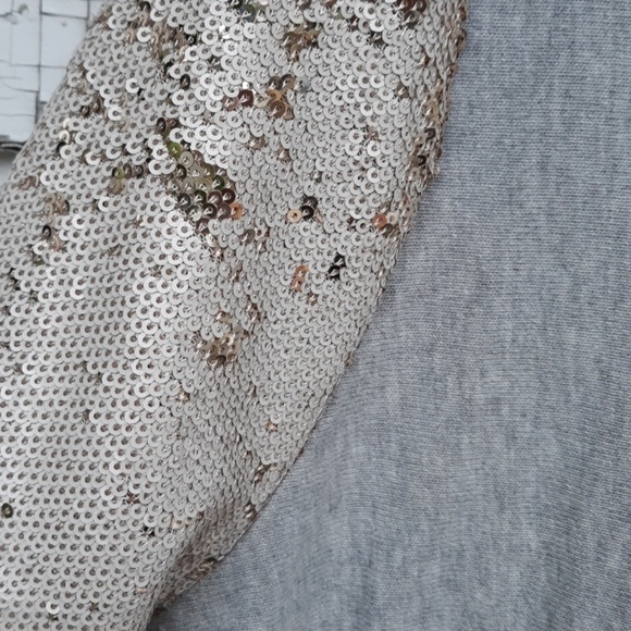 🌟 A new day sequin sleeve top.  Size lar - Picture 2 of 3